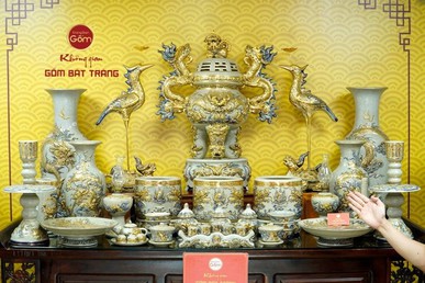 Gìn giữ nét đẹp thờ cùng Việt cùng không gian Gốm Bát Tràng