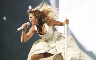 The Eras Tour của Taylor Swift gây sốt ở Paris khi diễn 4 đêm liền