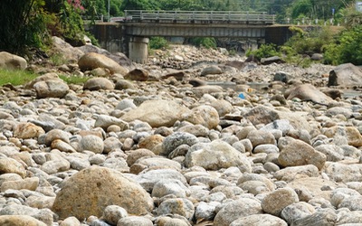 Vì sao suối Lương ở Đà Nẵng khô cạn, trơ trọi sỏi, đá?