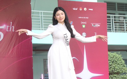 Những màn trình diễn áo dài của nữ sinh Trường THPT Nguyễn Văn Cừ tại cuộc thi Duyên dáng học đường
