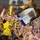 Marco Reus chi sộp khao bia 81.000 cổ động viên trên sân Dortmund