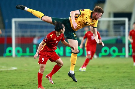 Tuyển Việt Nam dễ 'vỡ trận' nếu chọn lối đá đôi công