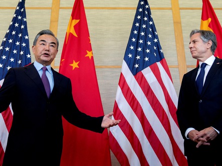Cử loạt quan chức đến Trung Quốc, Mỹ có đang yếu thế?