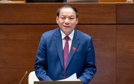Chất vấn Bộ trưởng Nguyễn Văn Hùng: Băn khoăn 300 tỉ đồng quỹ phát triển du lịch vẫn trong tài khoản