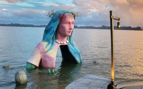 Triển lãm tượng ‘nữ thần san hô’, thu tiền tại vịnh Hạ Long?