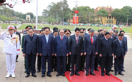 Lãnh đạo Đảng, Nhà nước vào Lăng viếng Chủ tịch Hồ Chí Minh nhân 95 năm ngày thành lập Đảng