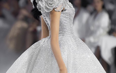 Xu hướng váy cưới 2022 Váy cưới satin trơn cho các nàng dâu hiện đại