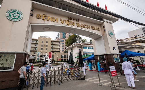 Bộ Y tế tạm đình chỉ công tác giám đốc vừa bị khởi tố của Bệnh viện Bạch Mai