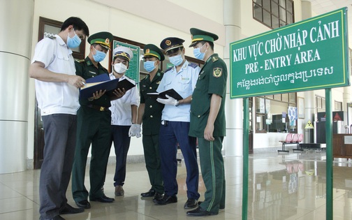 Giám đốc sở là F1 của ca bệnh COVID-19, phó chủ tịch tỉnh và trên 20 lãnh đạo thành... F2