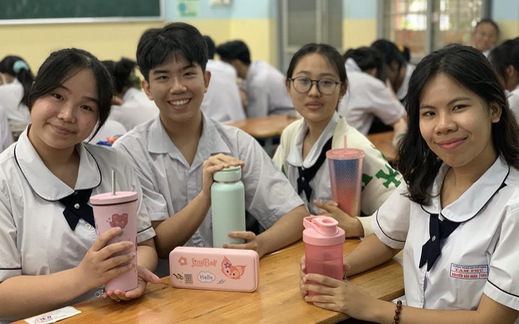 Teen THPT Tam Phú rủ nhau giảm rác thải nhựa