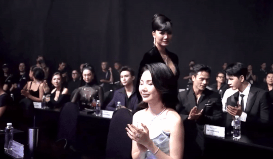 Tân giám đốc Hương Ly bị sao quả tạ chiếu tận hai lần trong họp báo Miss Universe Vietnam