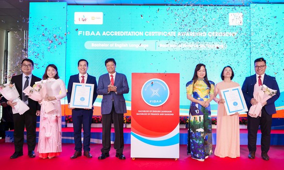 UEF có thêm 4 chương trình đạt chuẩn kiểm định FIBAA