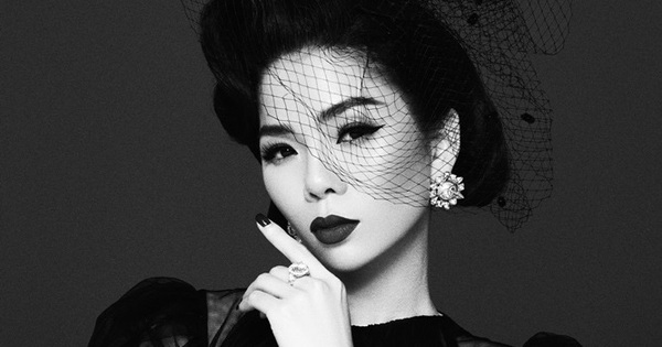 Lệ Quyên mời hai đội bóng đá vô địch SEA Games đến xem ''Q show 2''