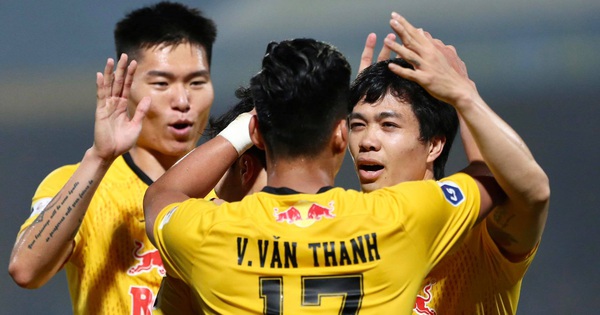 Công Phượng ‘nổ súng’, HAGL đá bại ĐKVĐ Viettel 3-0 trên sân Hàng Đẫy