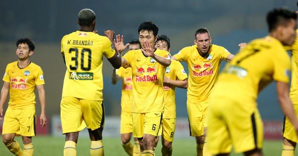 V-League 2021: Bất ngờ với những sự trỗi dậy