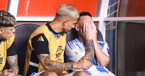 Lionel Messi khóc tu tu sau chấn thương ở chung kết Copa America - Tuổi ...