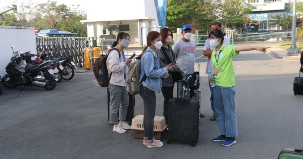 Tân sinh viên và câu chuyện trọ học: kí túc xá hay phòng trọ?