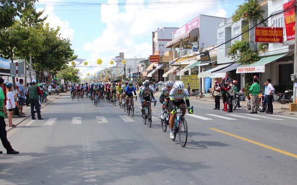 PhanThị Liễu về nhất chặng 5 Giải xe đạp nữ toàn quốc 2020