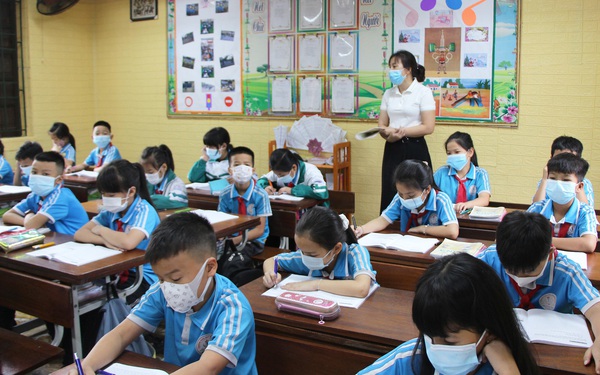 1.400 học sinh Bắc Ninh trở lại trường sau sự cố nước thải nhà máy giấy