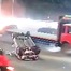  Xe tải lao thẳng vào trạm thu phí, người chết và bị thương nằm la liệt ở Indonesia