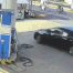  Camera ghi cảnh ô tô tông nhiều xe máy, húc đổ trụ bơm xăng