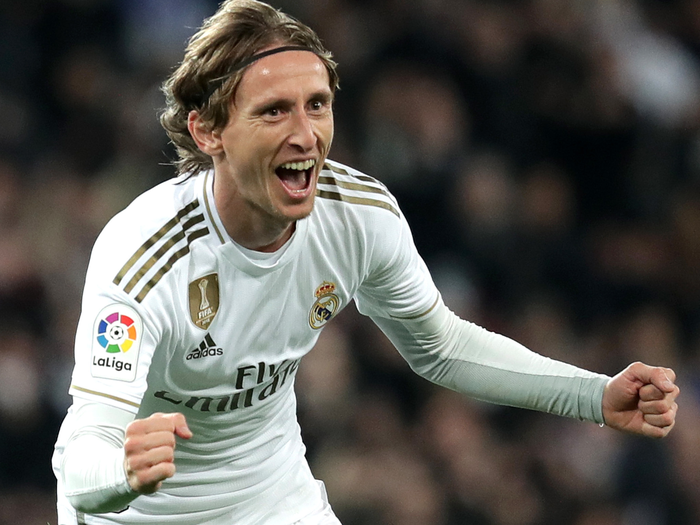 Vượt qua mãnh lực đồng tiền, Luka Modric ở lại với Real Madrid - Tuổi Trẻ Online