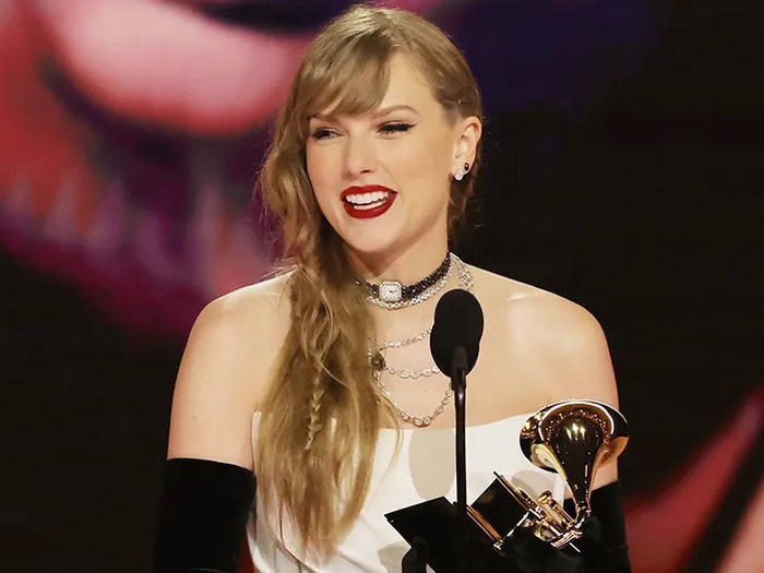 Taylor Swift công bố album mới ngay trên bục nhận giải Grammy - Tuổi Trẻ  Online