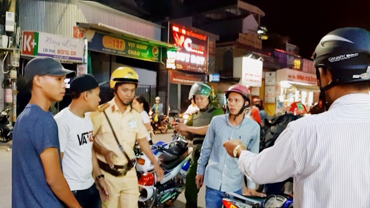 Trắng đêm “săn” quái xế gây náo loạn đường phố ở TP Huế
