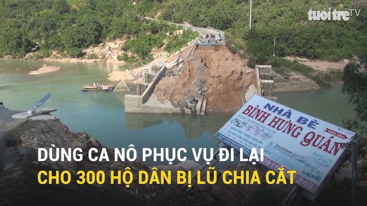 Dùng ca nô phục vụ đi lại cho 300 hộ dân bị lũ chia cắt