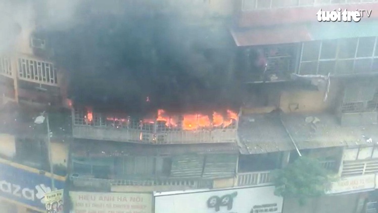 Cháy “chuồng cọp” chung cư cũ tại Hà Nội