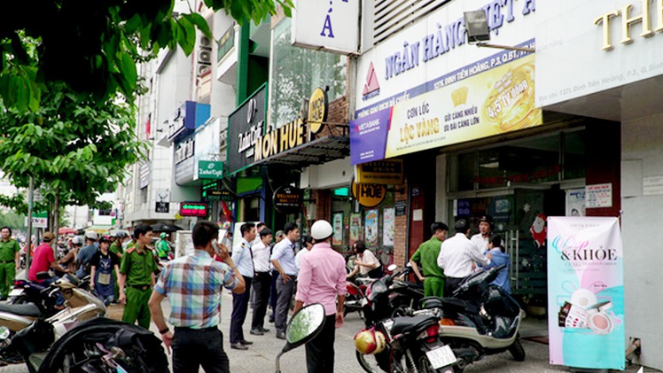 Ngân hàng TMCP Việt Á bị cướp khoảng 1 tỷ đồng