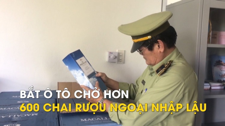 Bắt ô tô chở hơn 600 chai rượu ngoại nhập lậu