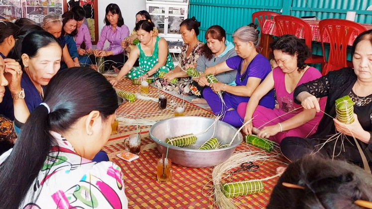 Gói 800 đòn bánh tét tặng chiến sĩ vùng biên và gia đình chính sách