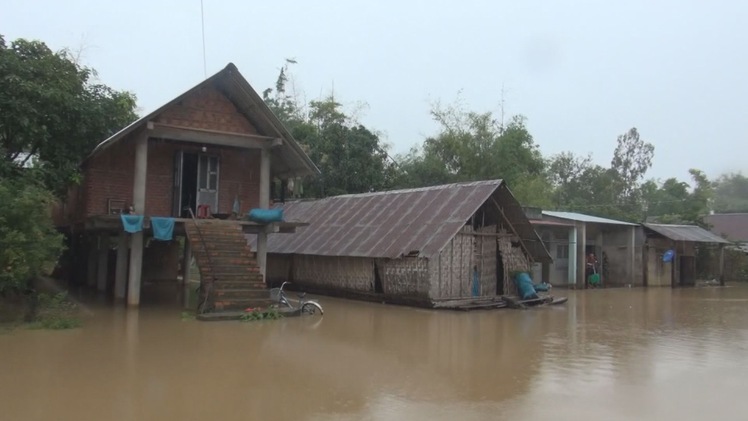 Hơn 300 ngôi nhà bị ngập nước do bão số 6 ở Đắk Lắk