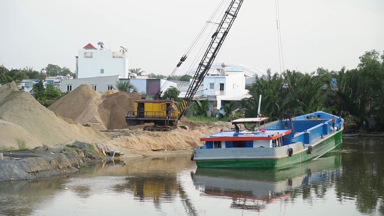 Nhiều bến thủy nội địa làm ảnh hưởng an toàn cầu Tạ Quang Bửu, quận 8, TP.HCM