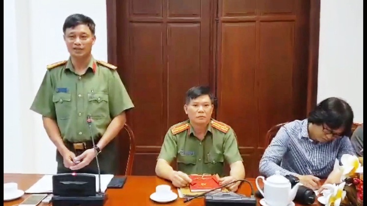 Tạm đình chỉ công tác 2 lãnh đạo đội CSGT Đồng Nai “bảo kê xe quá tải”