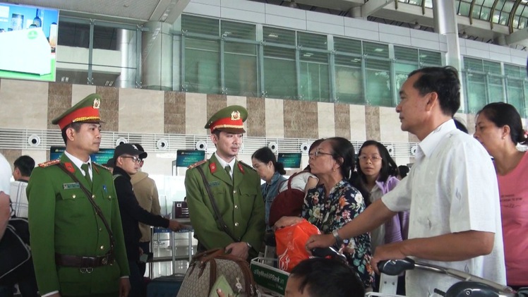Đảm bảo an ninh tại Cảng hàng không quốc tế Nội Bài trong ngày nghỉ lễ cuối cùng
