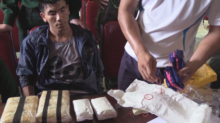 Vận chuyển 20.000 viên ma túy tổng hợp từ Lào về Việt Nam tiêu thụ, một đối tượng bị bắt
