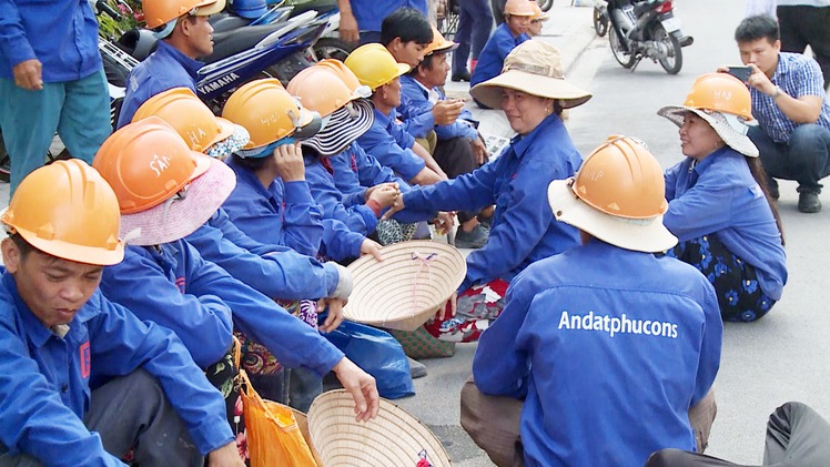 Công nhân khiếu nại vì nhà thầu dự án Apec Phú Yên không trả lương
