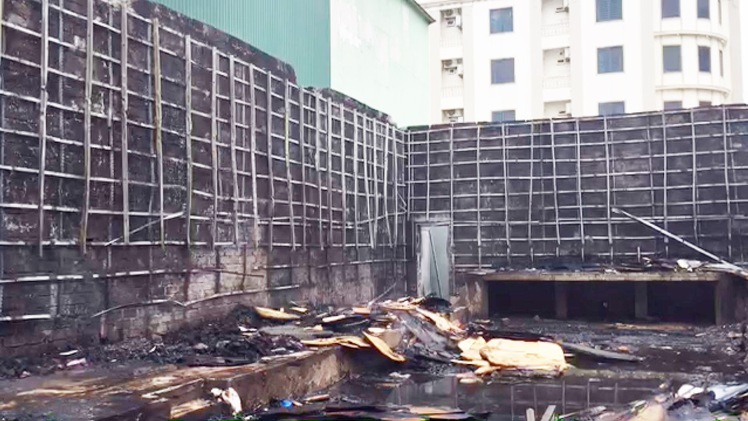 Cháy quán bar đang tháo dỡ ở Nghệ An do tàn thuốc lá