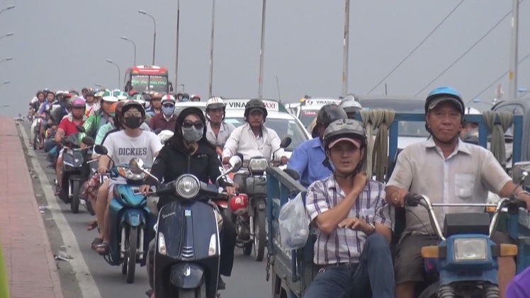 Tin nóng 24h: Cấm xe máy tại các quận trung tâm, chuyện không dễ
