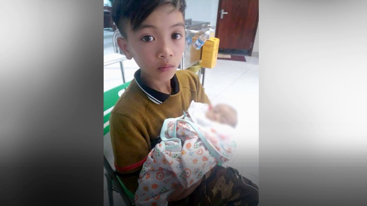 Em trai Vì Quyết Chiến – Em bé đạp xe từ Sơn La xuống Hà Nội đã qua đời