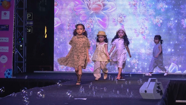 Ngắm các mẫu nhí trong “Bong bóng mùa hè fashion show”