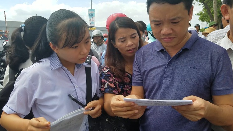 Hơn 6.400 thí sinh Quảng Bình phải thi lại môn văn vì trùng đề và giám thị ký nhầm