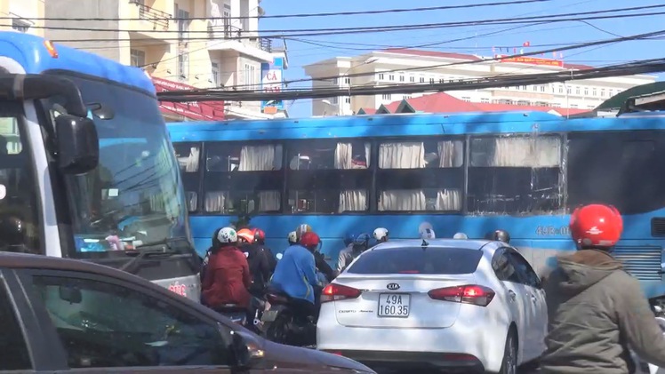 Ùn tắc giao thông tại Đà Lạt ngày càng nghiêm trọng