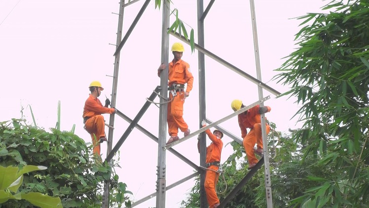 Mất trộm 70 thanh giằng chịu lực, nhiều trụ điện cao thế ở Quảng Trị có nguy cơ đổ sập