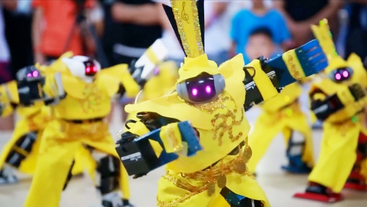 Robot hình người khoe tài tại Olympic robot quốc tế