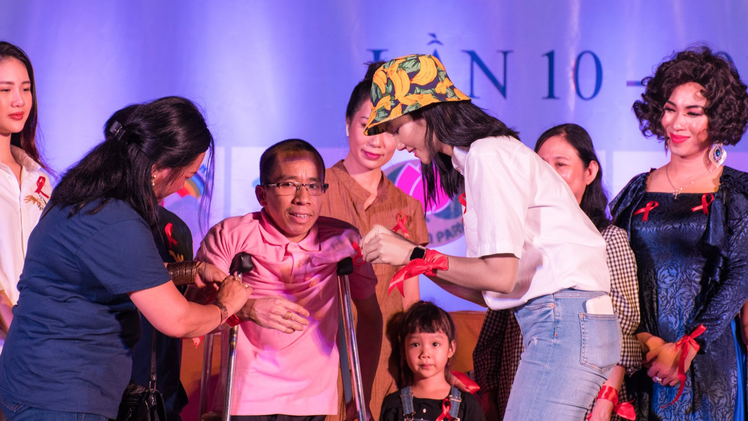 Trịnh Kim Chi, H’Hen Niê đồng hành cùng trẻ bị ảnh hưởng HIV/AIDS