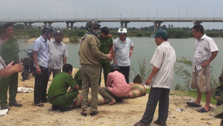 Phút cảnh báo: Nỗi lo học sinh chết đuối từ những hố “tử thần”