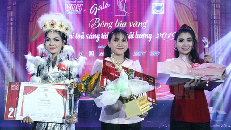 Vượt qua hơn 300 thí sinh, cô gái 17 tuổi đoạt giải Bông lúa vàng 2019